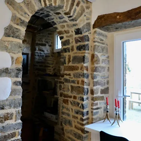 Дом отдыха Traditional Normandy Only 3 Km From The Saint-Georges-de-la-Riviere