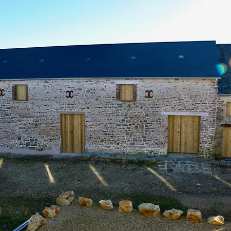 Traditional Normandy Only 3 Km From The Saint-Georges-de-la-Riviere
